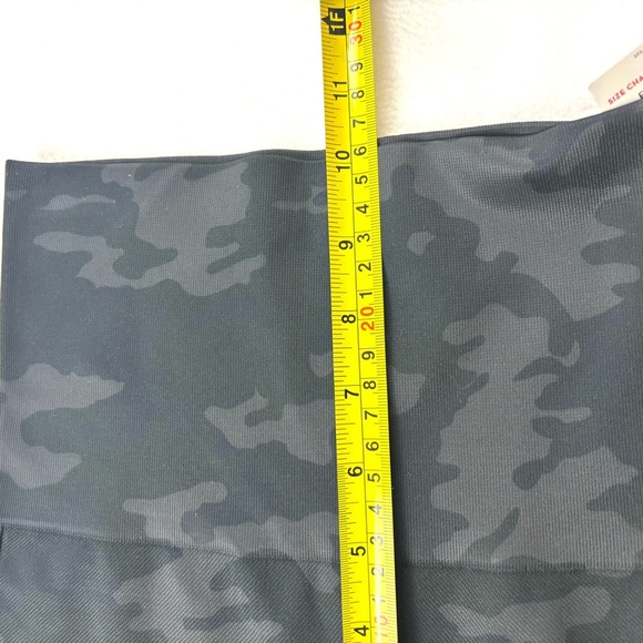 NWT Spanx Gray Ecocare Seamless Highrise Camouflage Full Length Leggings (M) - Picture 15 of 16
